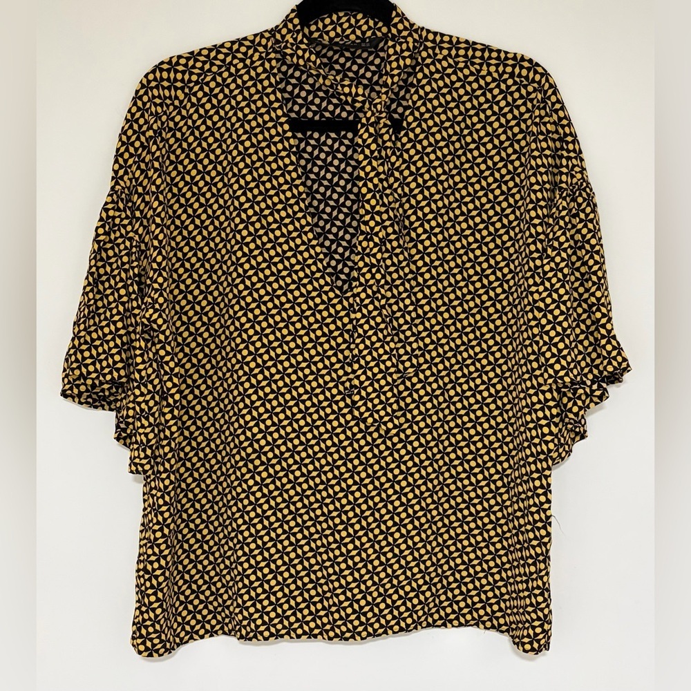 Zara Yellow and Black Print Pullover Flutter Sleeve Blouse Size XS